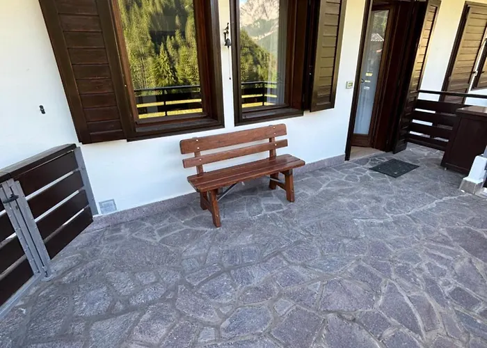 Il Cirmolo Apartment *